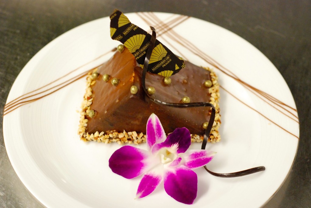 Complimentary cake (místní cukrářský freestyle)